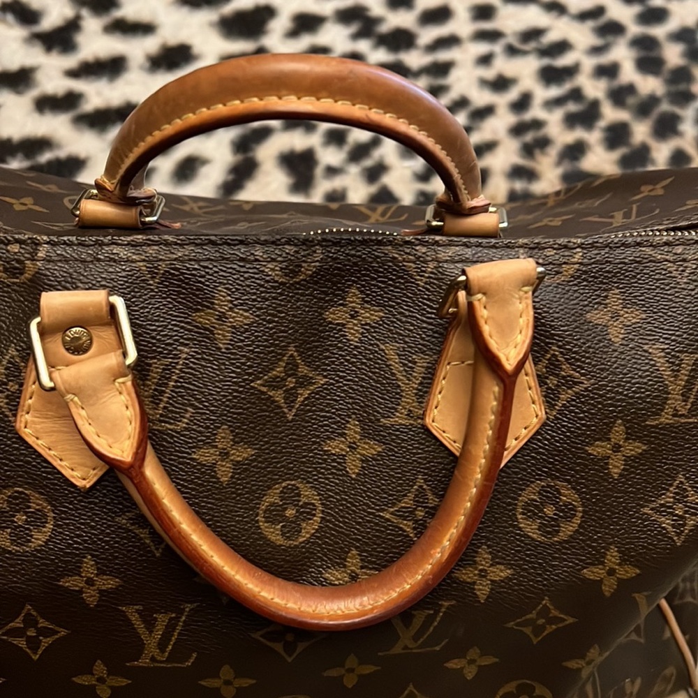Authentic speedy 35 Louis Vuitton bag. - Picture 2 of 8